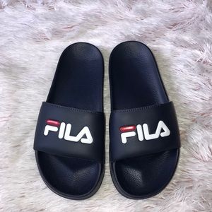 Fila slides